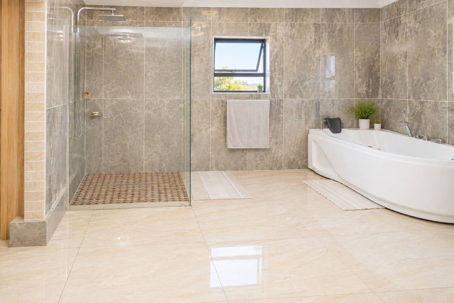 5 Bedroom Property for Sale in Xanadu Eco Park North West